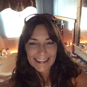 Meet your Posher, Pam